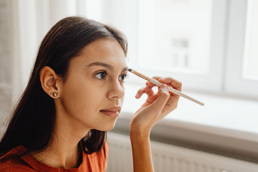 How to Choose the Right Eyebrow Shape for Your Face Type