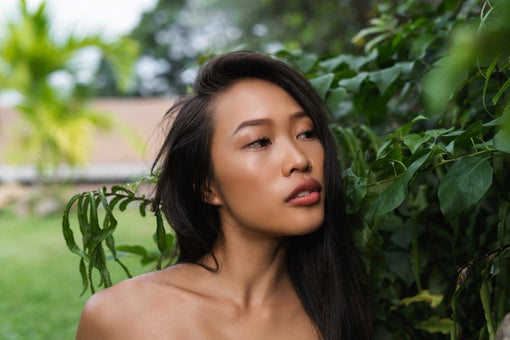 Jung Saem Mool's Guide: How to Make Makeup Stay in Hot Weather?